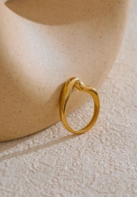 The 18K Gold-Plated Wave Ring
