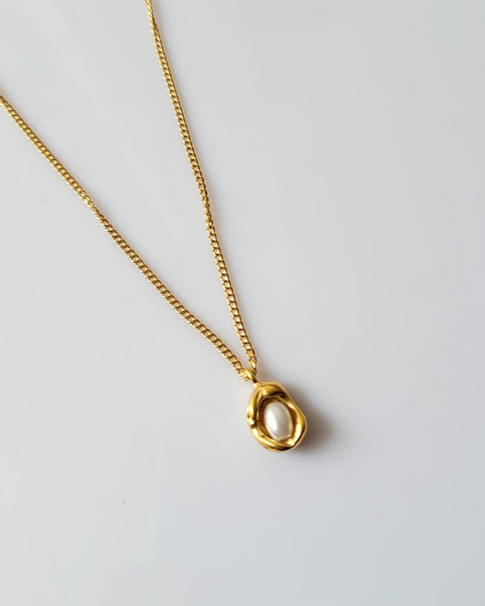 Elysian Pearl Pendant Necklace