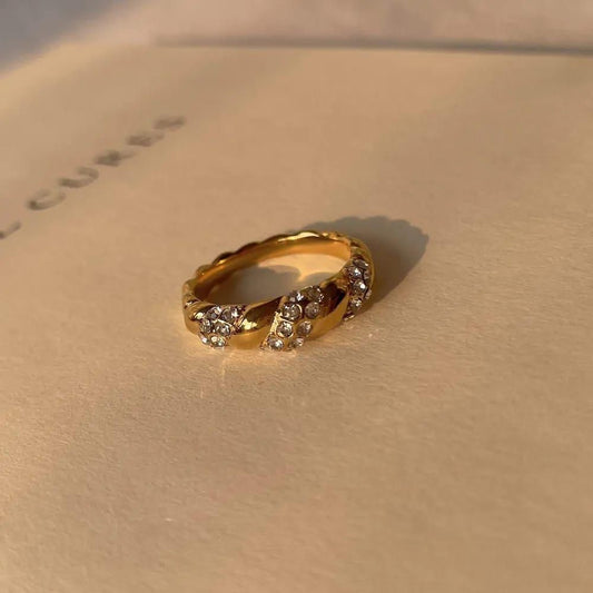 Luxe Twist Crystal Ring